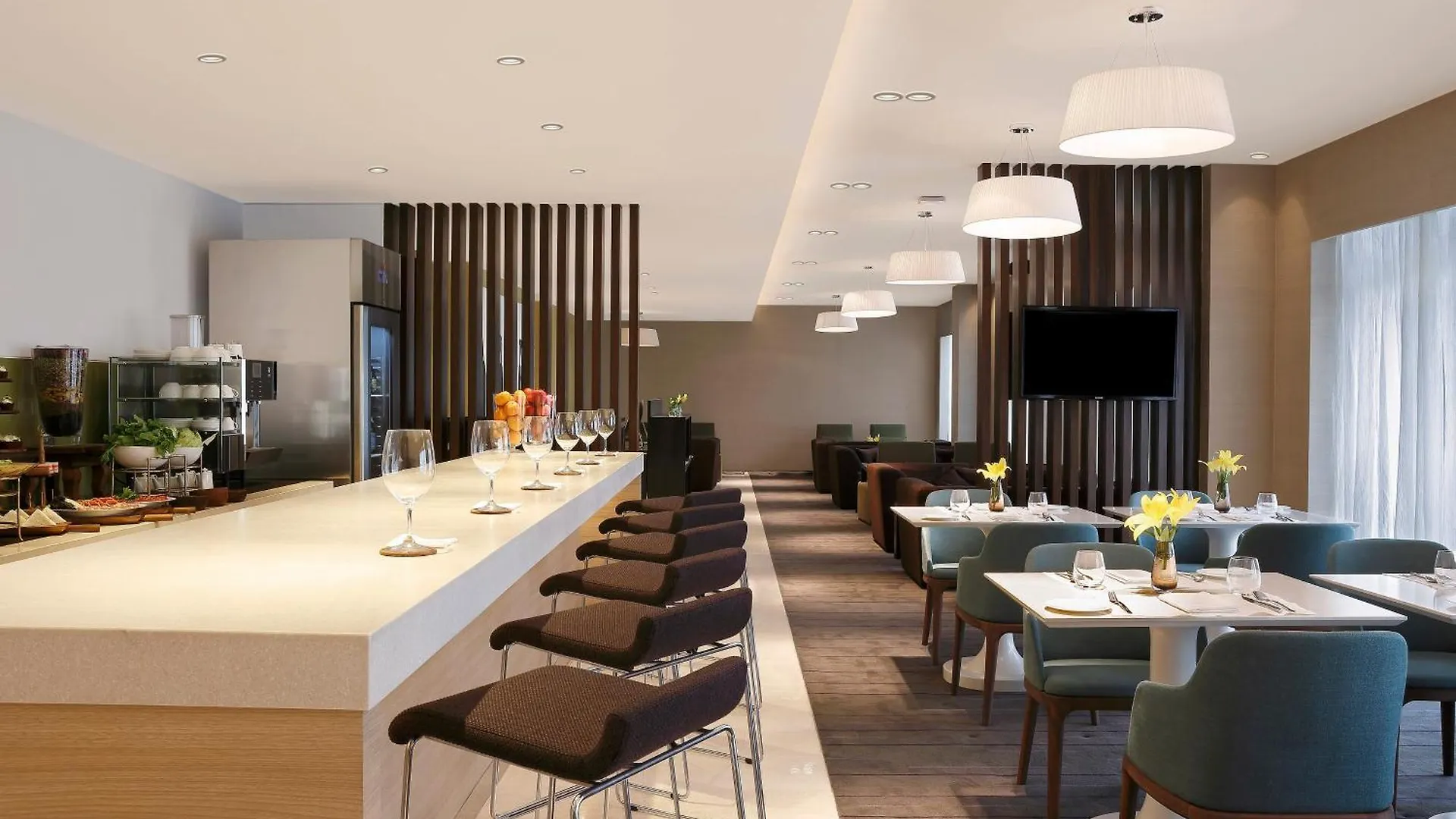 Novotel New Delhi Aerocity 5*,