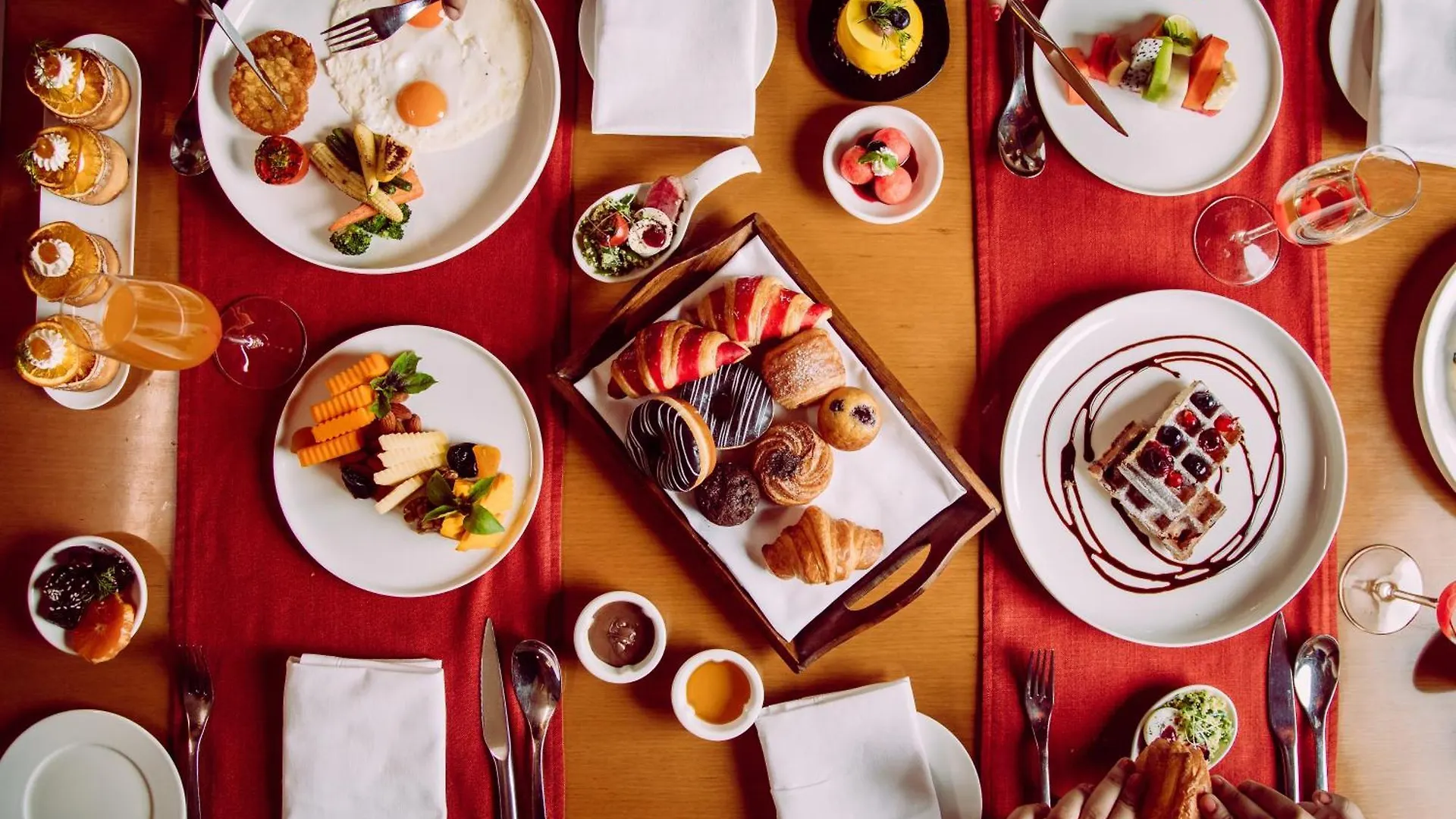 Novotel New Delhi Aerocity 5*,