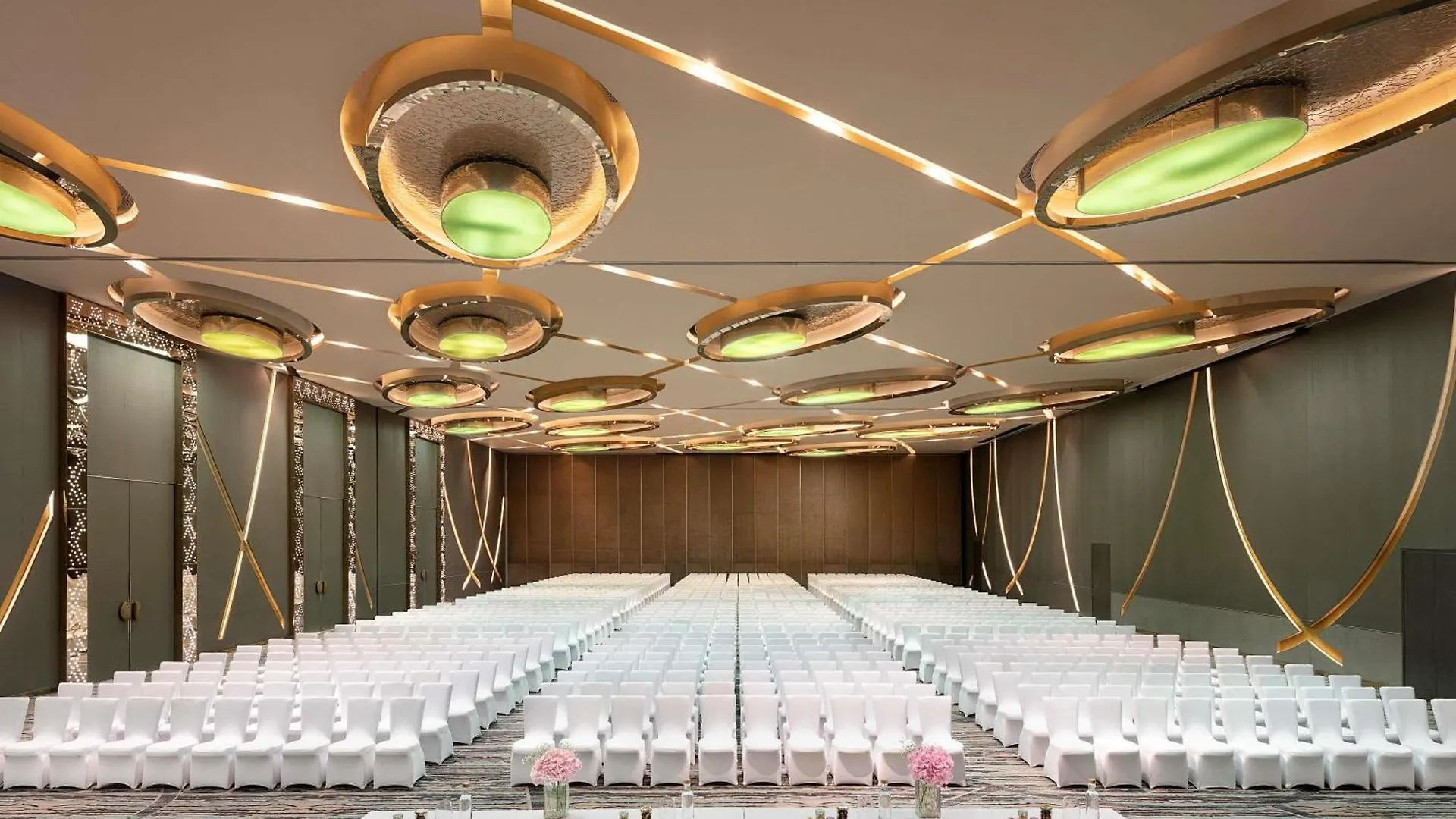 Novotel New Delhi Aerocity 5*,  India